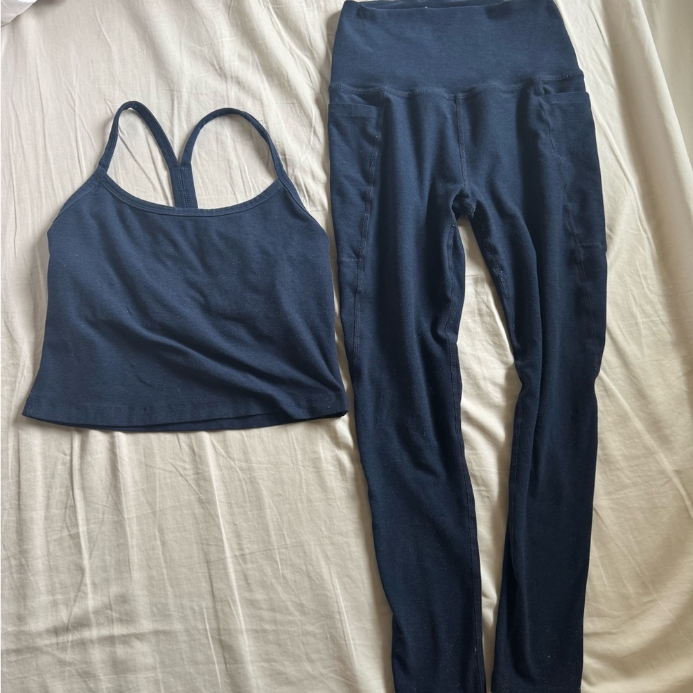 Beyond Yoga Navy Set
